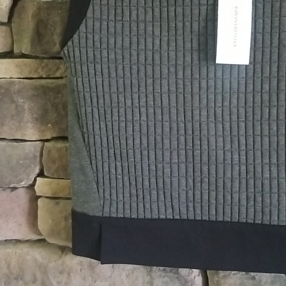 Banana Republic Top. New with Tags. - Picture 5 of 6